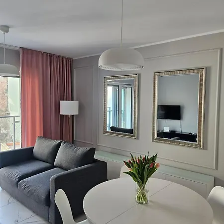 Center Zwierzyniecka Centrum, Targi, Mtp 24h Self Check-in, Parking Lägenhet