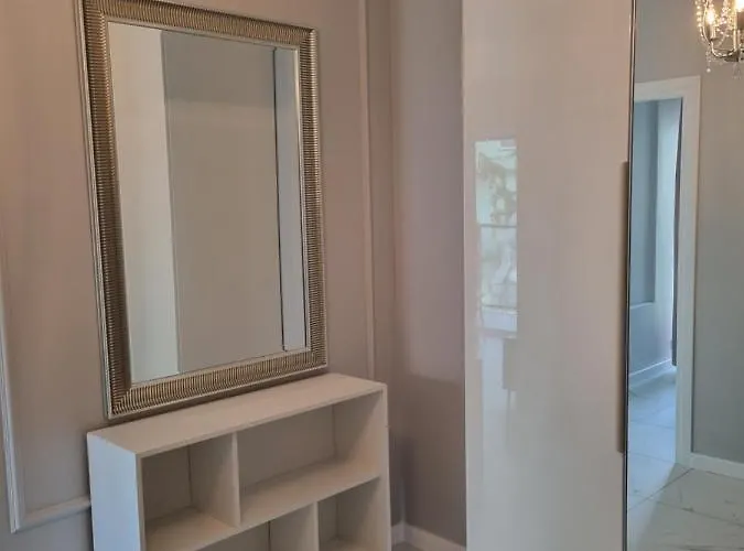 Center Zwierzyniecka Centrum, Targi, Mtp 24h Self Check-in, Parking Апартаменты