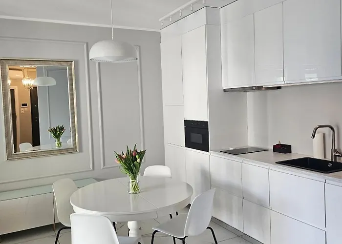 Center Zwierzyniecka Centrum, Targi, Mtp 24h Self Check-in, Parking Апартаменты Познань