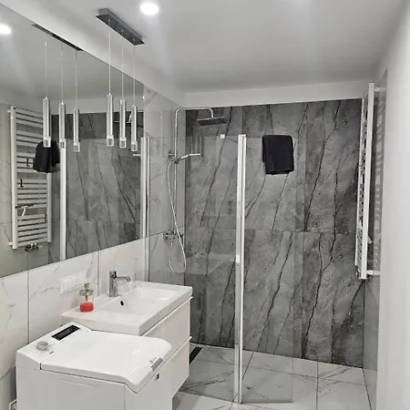 Center Zwierzyniecka Centrum, Targi, Mtp 24h Self Check-in, Parking * Poznan