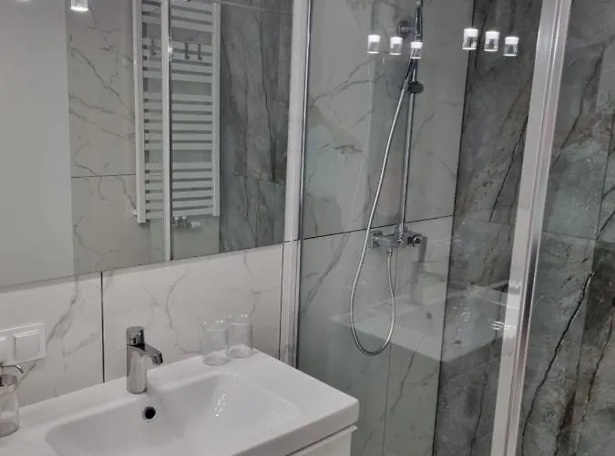 Center Zwierzyniecka Centrum, Targi, Mtp 24h Self Check-in, Parking *